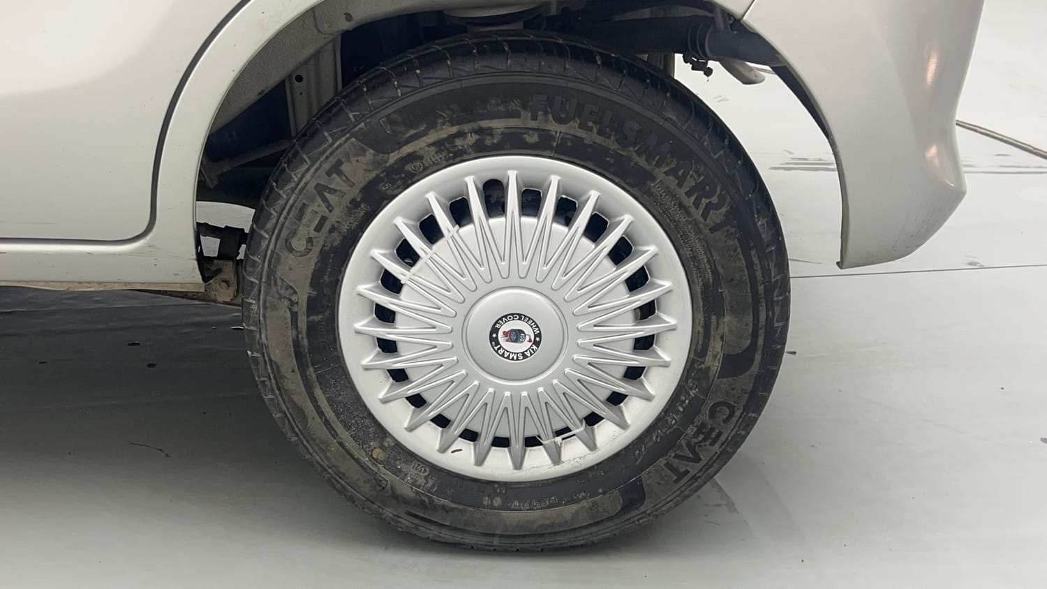 Used 2021 Maruti Suzuki Alto 800 VXi Petrol Manual tyres LEFT REAR TYRE RIM VIEW