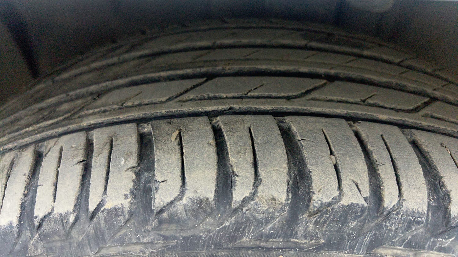 Used 2021 Jeep Compass Model S (O) Diesel 4x4 AT Diesel Automatic tyres LEFT FRONT TYRE TREAD VIEW
