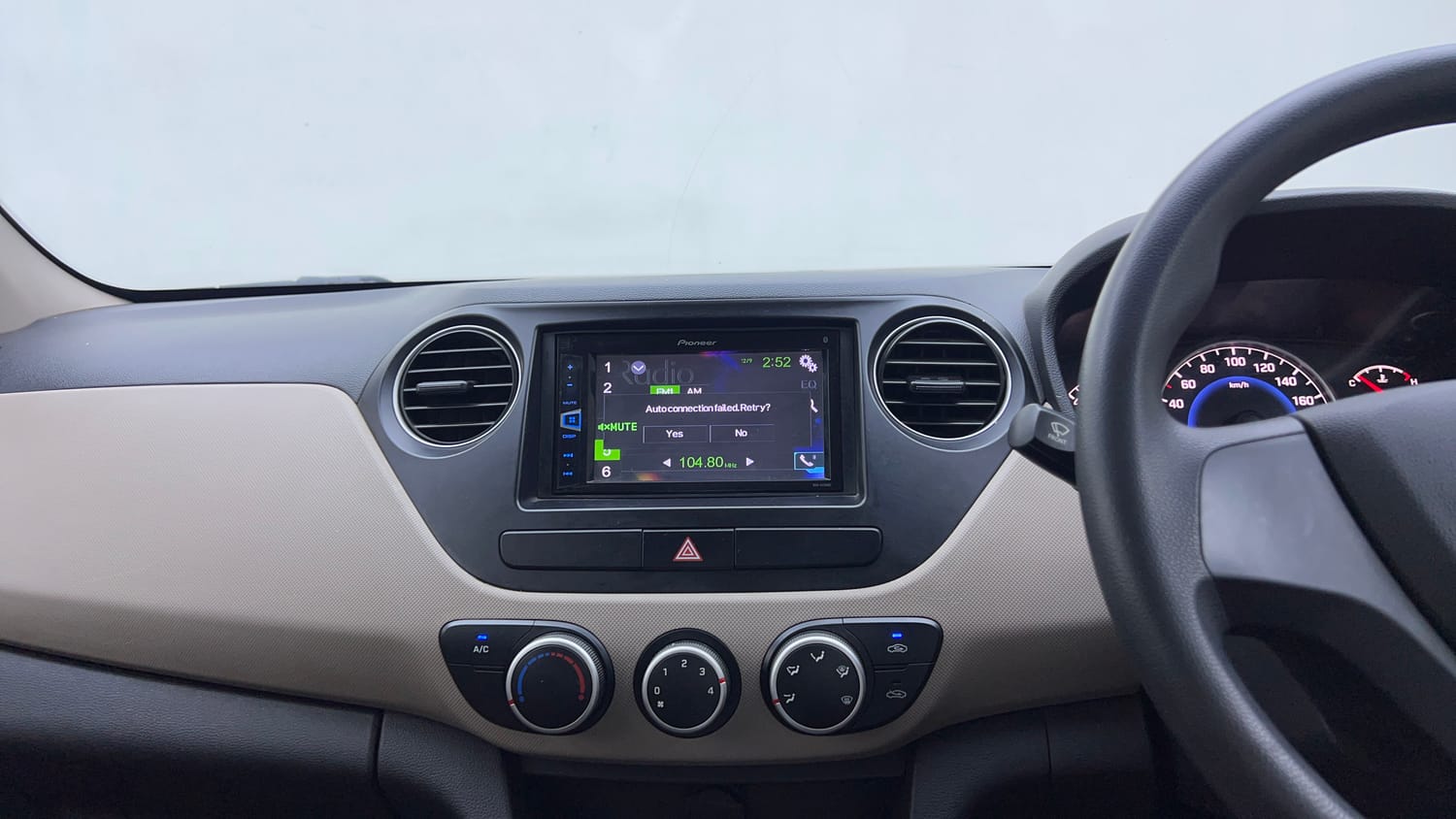 Used 2017 Hyundai Grand i10 Magna AT 1.2 Kappa VTVT Petrol Automatic interior MUSIC SYSTEM & AC CONTROL VIEW