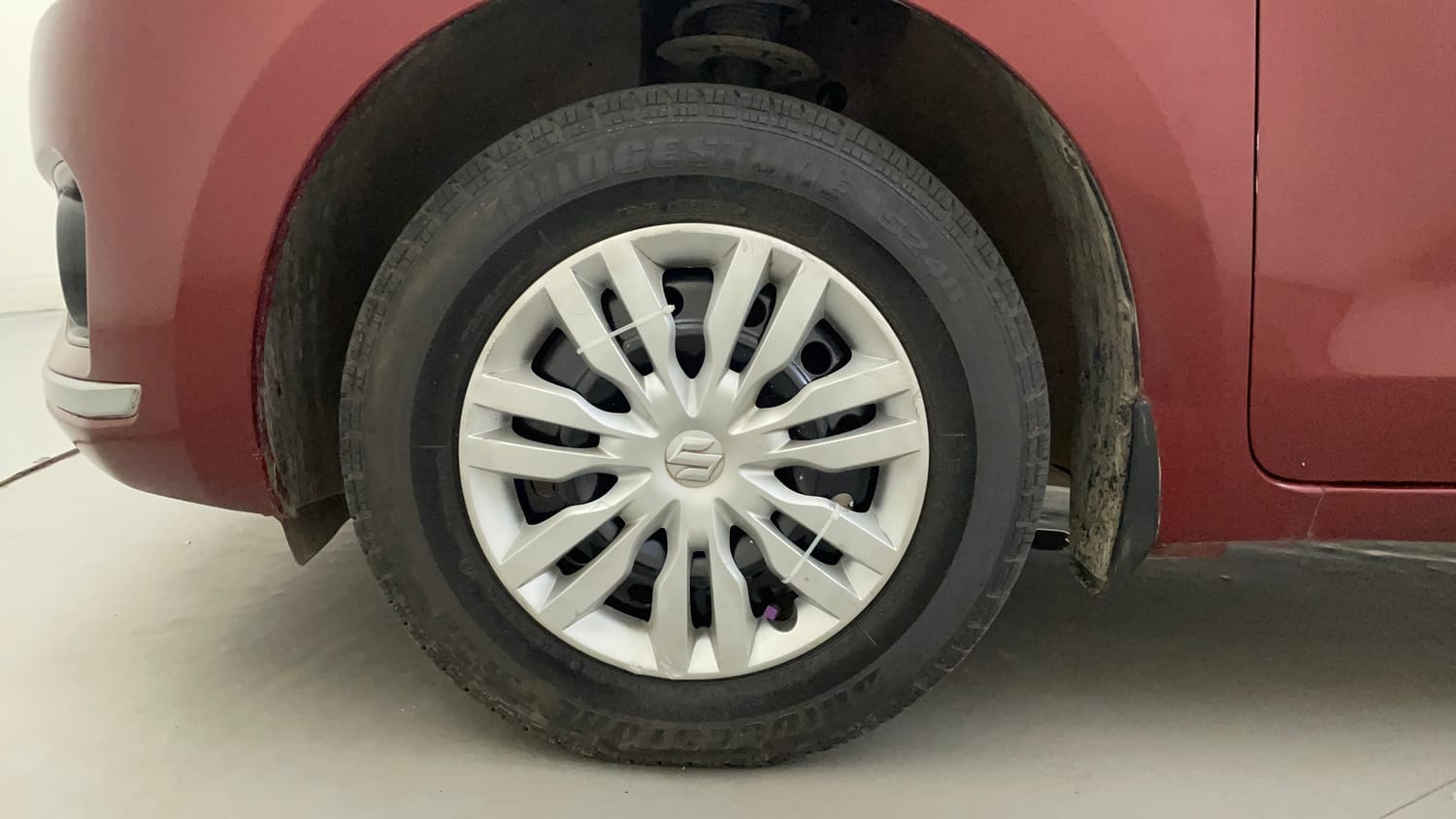Used 2017 Maruti Suzuki Dzire VXi AMT Petrol Automatic tyres LEFT FRONT TYRE RIM VIEW