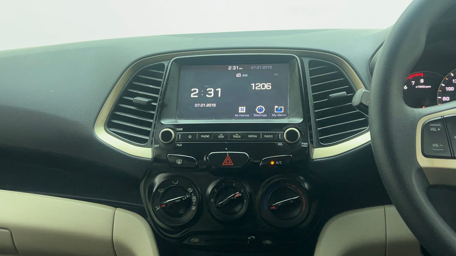 Used 2019 Hyundai Santro Sportz CNG Cng Manual top_features Integrated (in-dash) music system