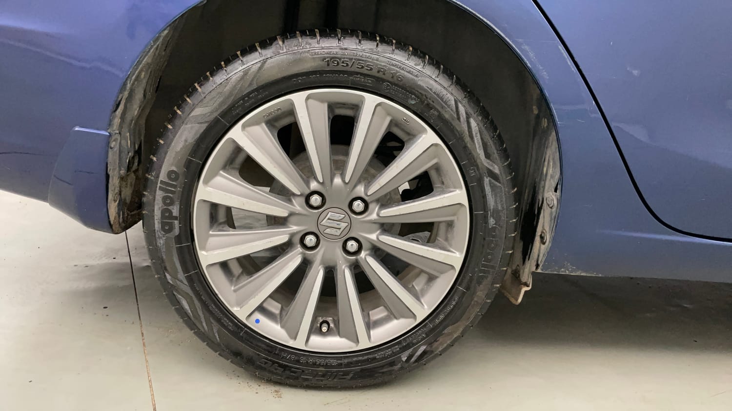 Used 2018 Maruti Suzuki Ciaz Alpha Hybrid 1.5 AT Petrol Automatic tyres RIGHT REAR TYRE RIM VIEW