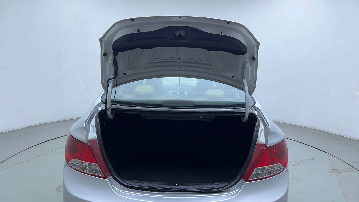 Used 2013 Hyundai Verna Fluidic 1.6 VTVT SX AT Petrol Automatic interior DICKY DOOR OPEN VIEW