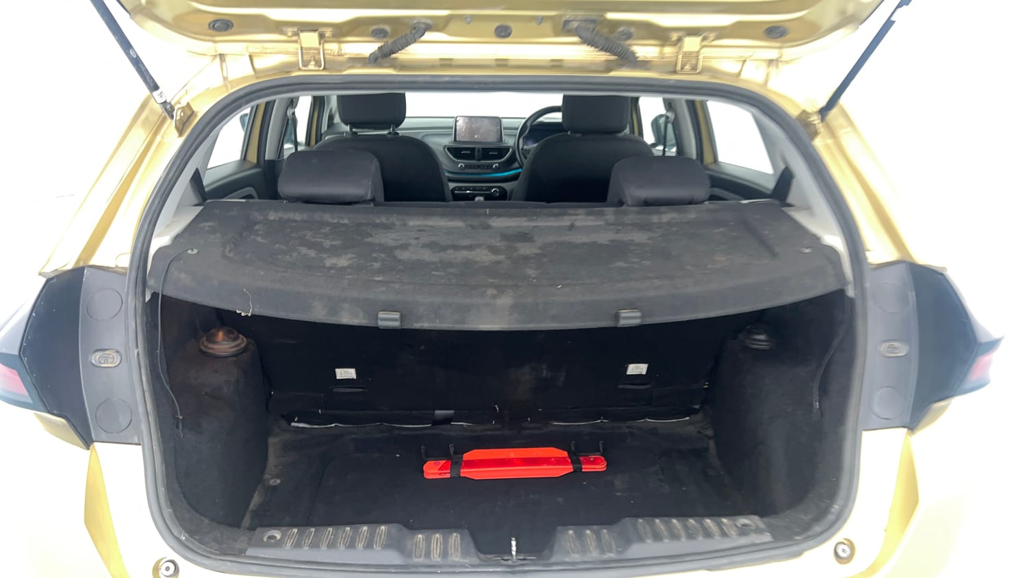 Used 2020 Tata Altroz XZ (O) Petrol Petrol Manual interior DICKY INSIDE VIEW