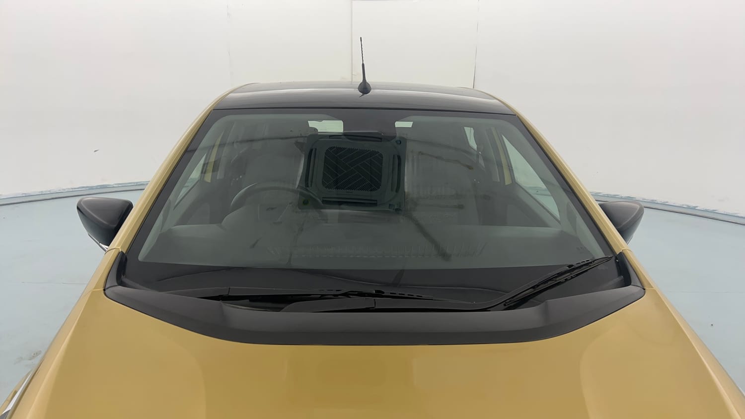 Used 2020 Tata Altroz XZ (O) Petrol Petrol Manual exterior FRONT WINDSHIELD VIEW