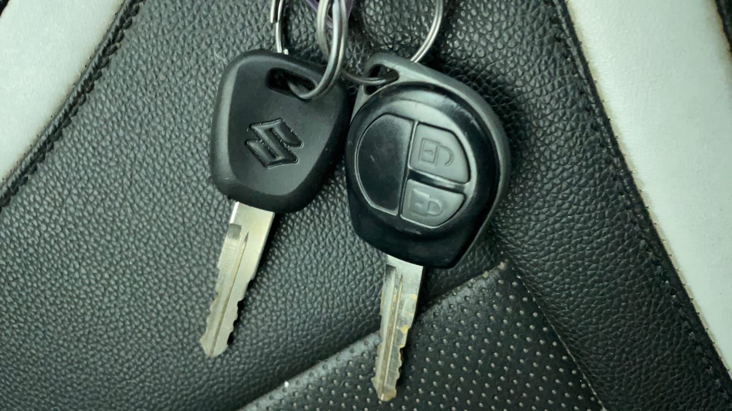 Used 2014 Maruti Suzuki Swift VXi Petrol Manual extra CAR KEY VIEW