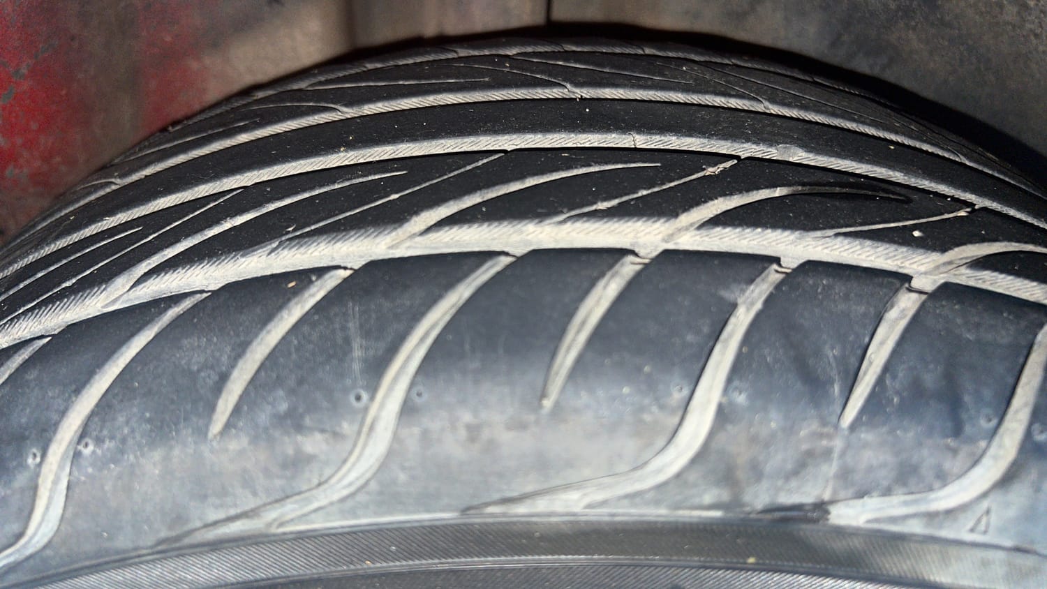 Used 2018 Volkswagen Polo GT TSI Petrol Automatic tyres RIGHT REAR TYRE TREAD VIEW