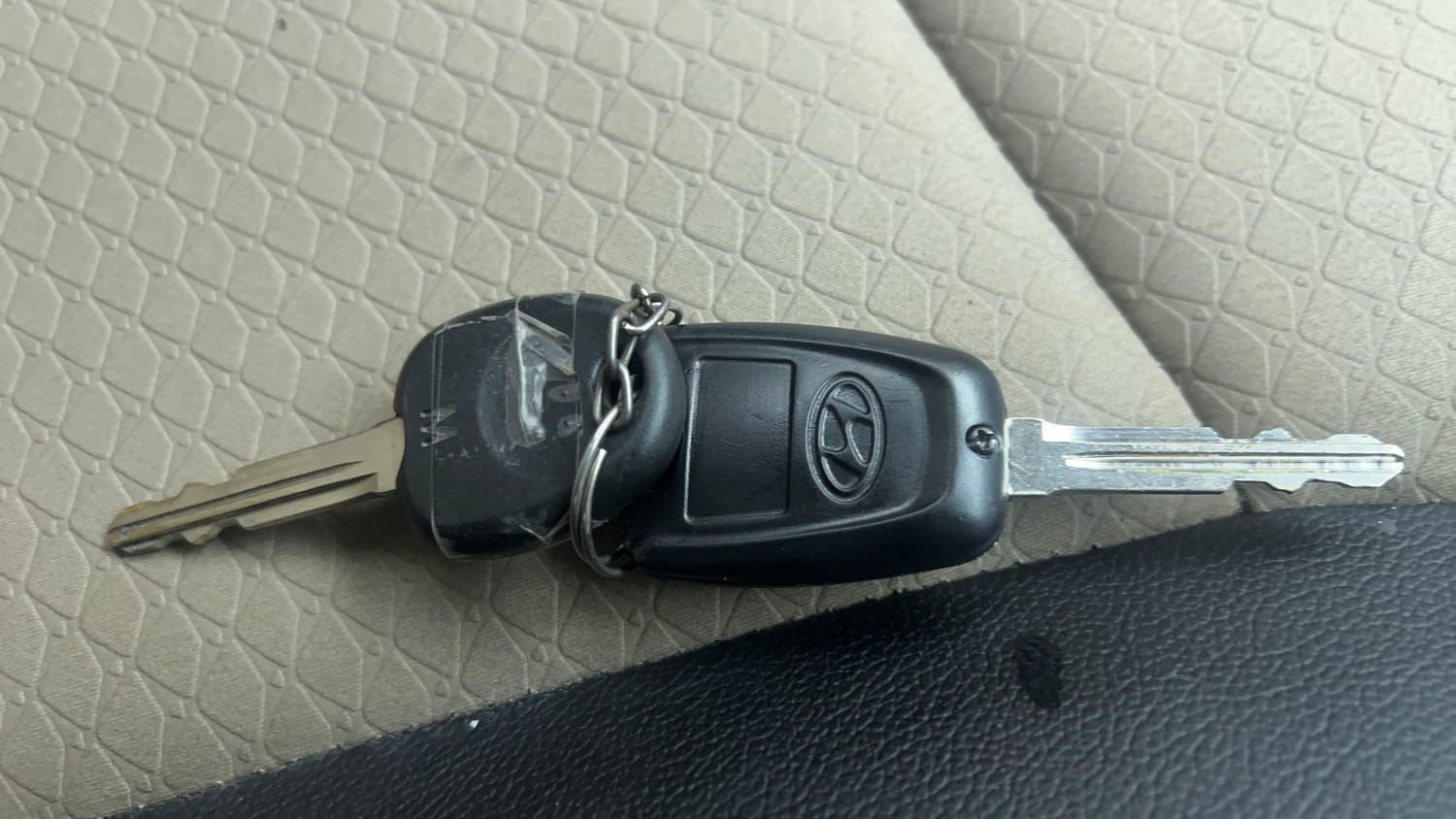 Used 2019 Hyundai Santro Sportz CNG Cng Manual extra CAR KEY VIEW