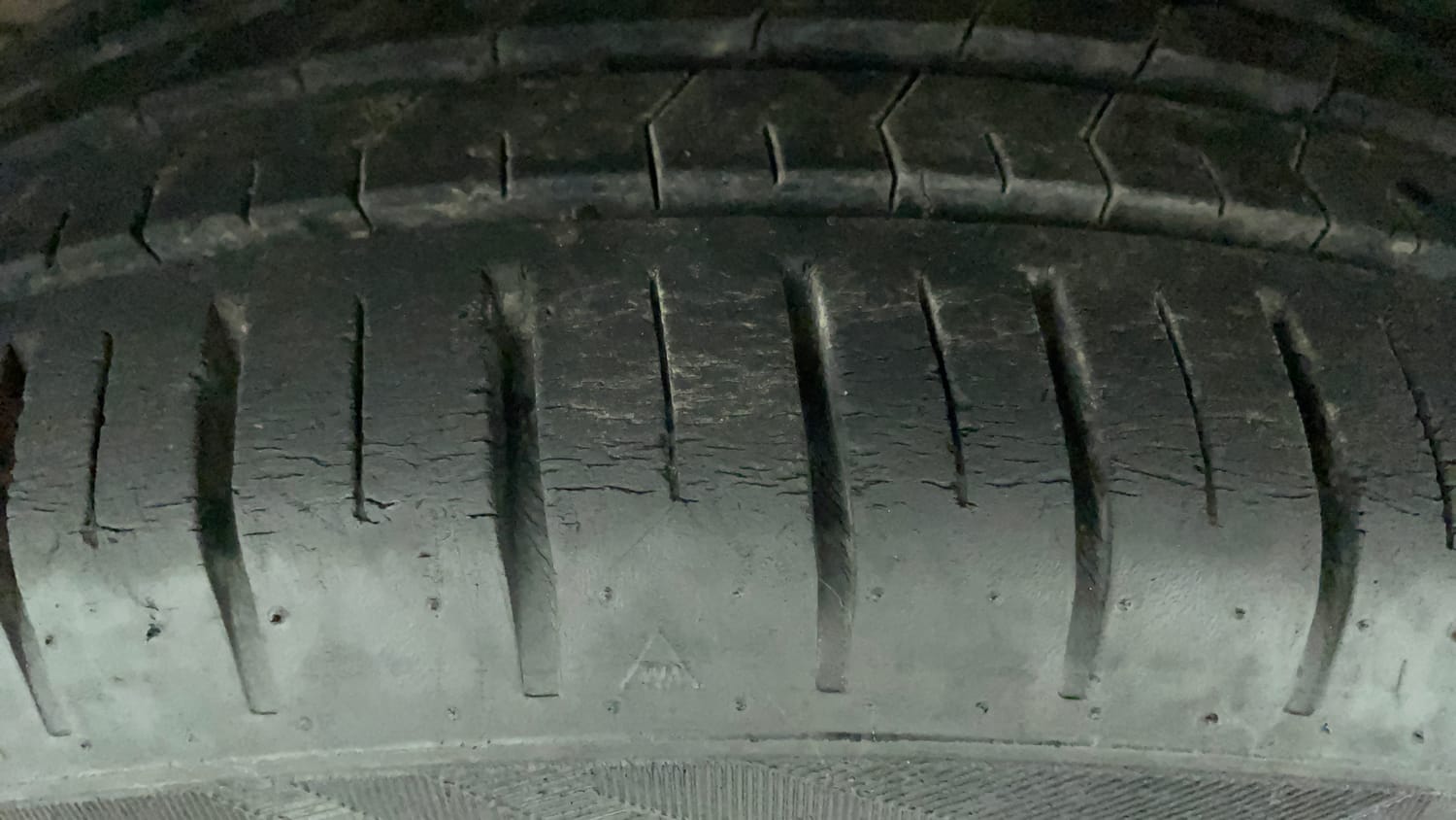 Used 2021 Maruti Suzuki Baleno Zeta Automatic Petrol Automatic tyres LEFT FRONT TYRE TREAD VIEW