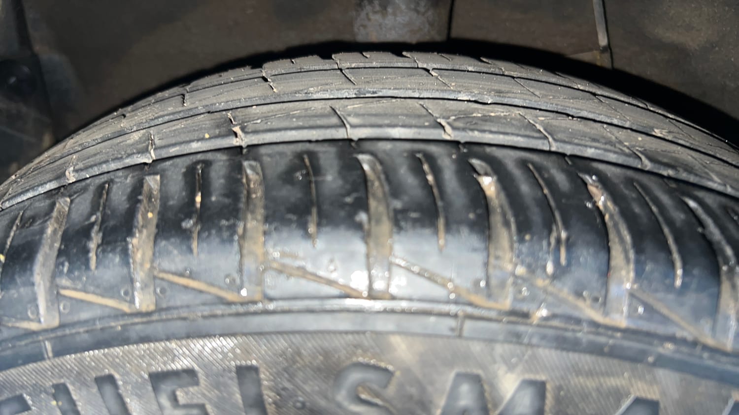 Used 2022 Hyundai Grand i10 Nios Sportz AMT 1.2 Kappa VTVT Petrol Automatic tyres RIGHT REAR TYRE TREAD VIEW