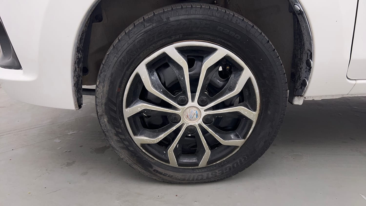 Used 2014 Maruti Suzuki Alto K10 VXi AMT Petrol Automatic tyres LEFT FRONT TYRE RIM VIEW