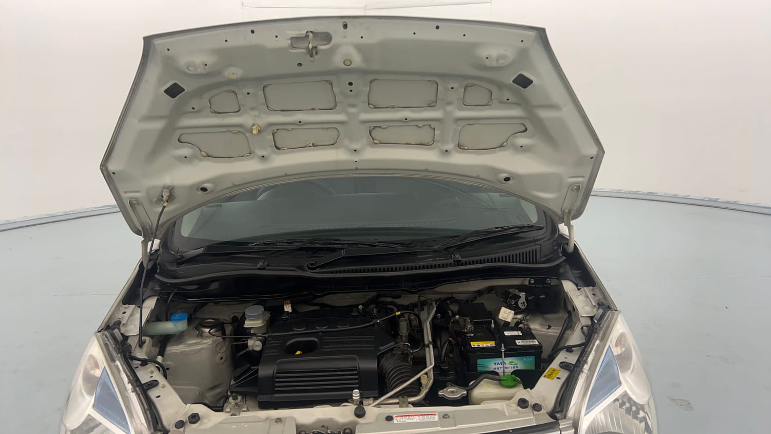 Used 2013 Maruti Suzuki Wagon R 1.0 VXi Petrol Manual engine ENGINE & BONNET OPEN FRONT VIEW