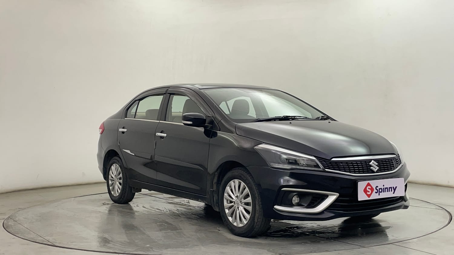 Used 2022 Maruti Suzuki Ciaz Zeta 1.5 Petrol Manual exterior RIGHT FRONT CORNER VIEW