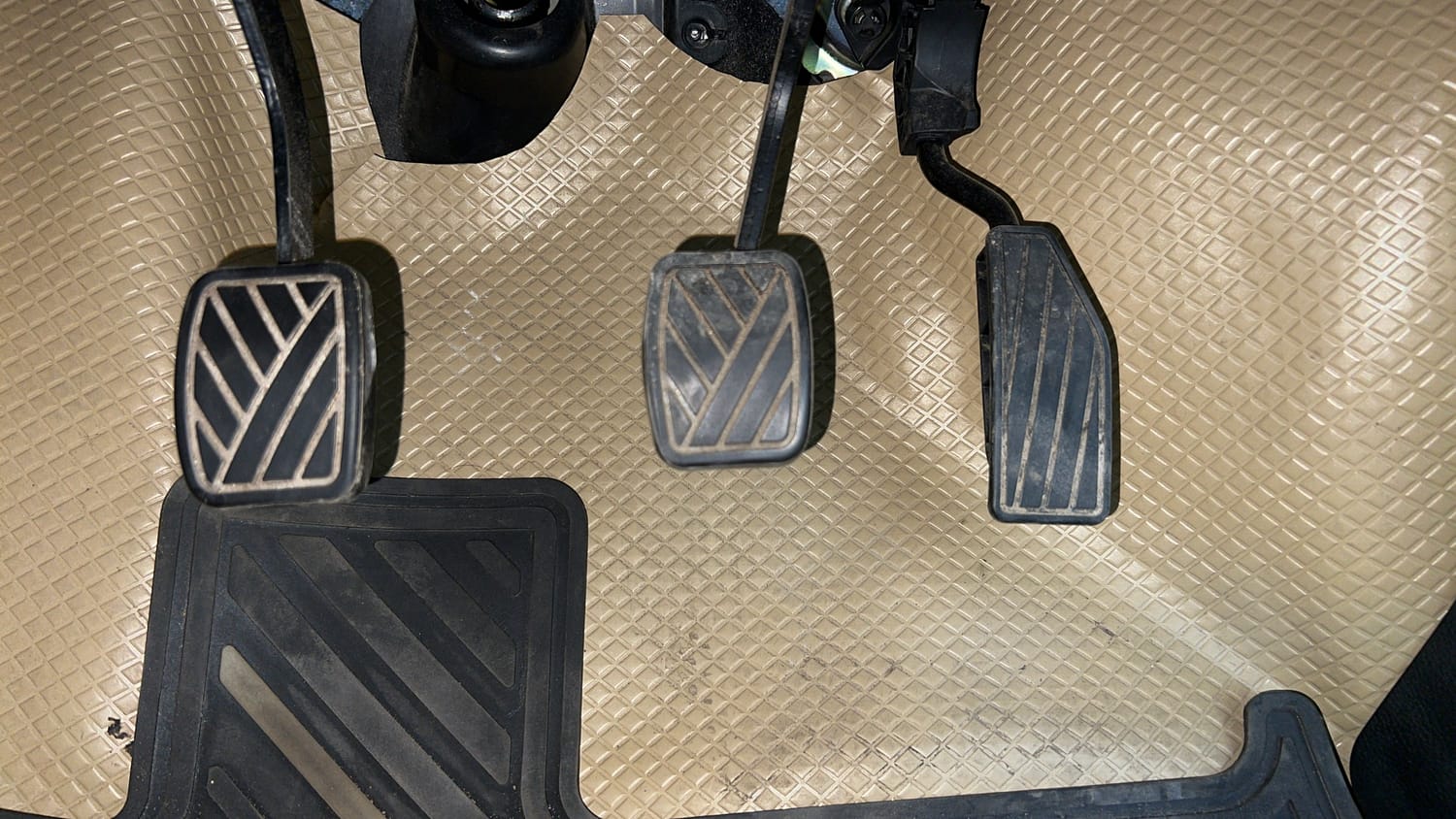 Used 2023 Maruti Suzuki Ignis Zeta 1.2 MT Petrol Manual interior PEDALS VIEW