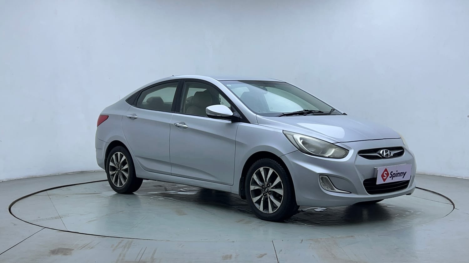 Used 2013 Hyundai Verna Fluidic 1.6 VTVT SX AT Petrol Automatic exterior RIGHT FRONT CORNER VIEW