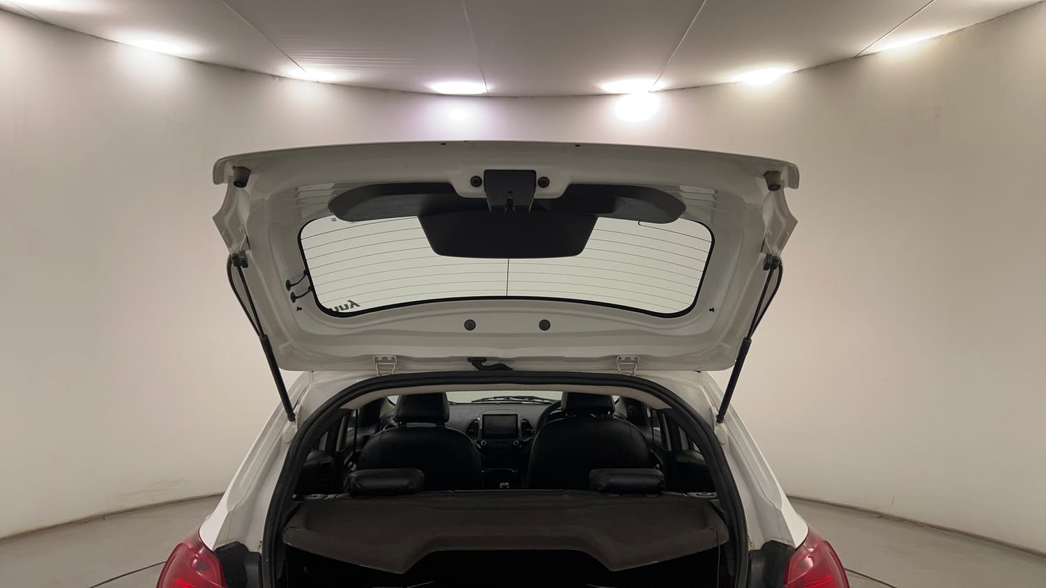 Used 2019 Ford Figo Titanium 1.2 Ti-VCT MT Petrol Manual interior DICKY DOOR OPEN VIEW