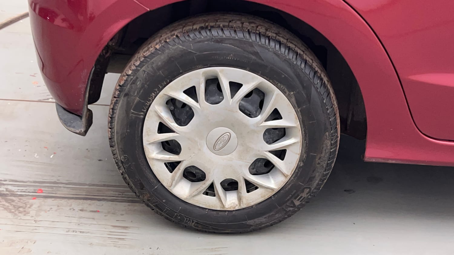 Used 2018 Ford Figo Trend 1.2 Ti-VCT Petrol Manual tyres RIGHT REAR TYRE RIM VIEW