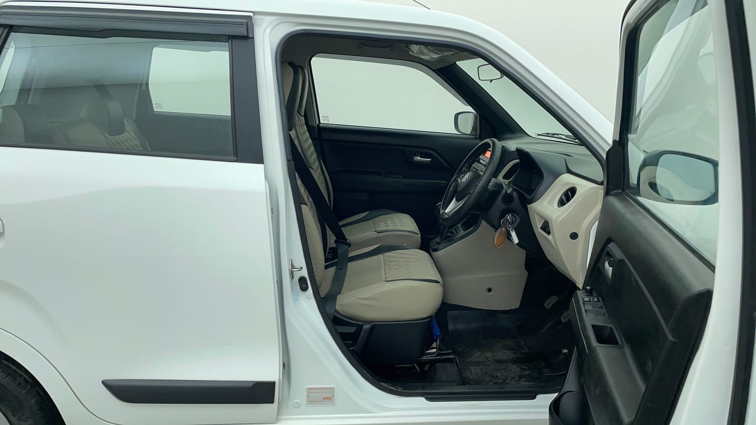 Used 2022 Maruti Suzuki Wagon R ZXI 1.2 Petrol Manual interior RIGHT SIDE FRONT DOOR CABIN VIEW
