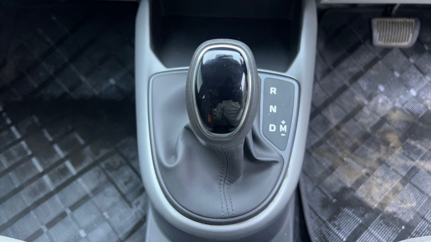 Used 2022 Hyundai Grand i10 Nios Sportz AMT 1.2 Kappa VTVT Petrol Automatic interior GEAR  KNOB VIEW