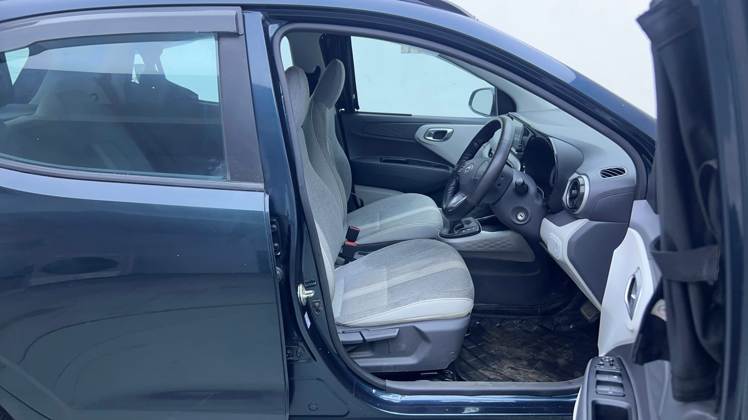 Used 2022 Hyundai Grand i10 Nios Sportz AMT 1.2 Kappa VTVT Petrol Automatic interior RIGHT SIDE FRONT DOOR CABIN VIEW