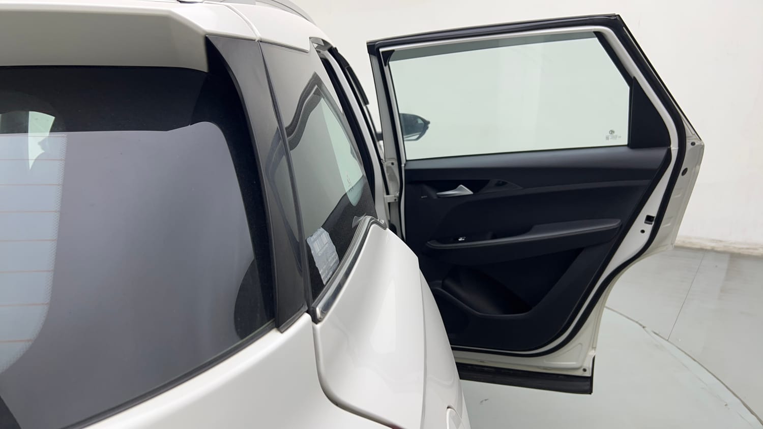 Used 2022 MG Motors Hector Sharp 1.5 Petrol CVT Petrol Automatic interior RIGHT REAR DOOR OPEN VIEW