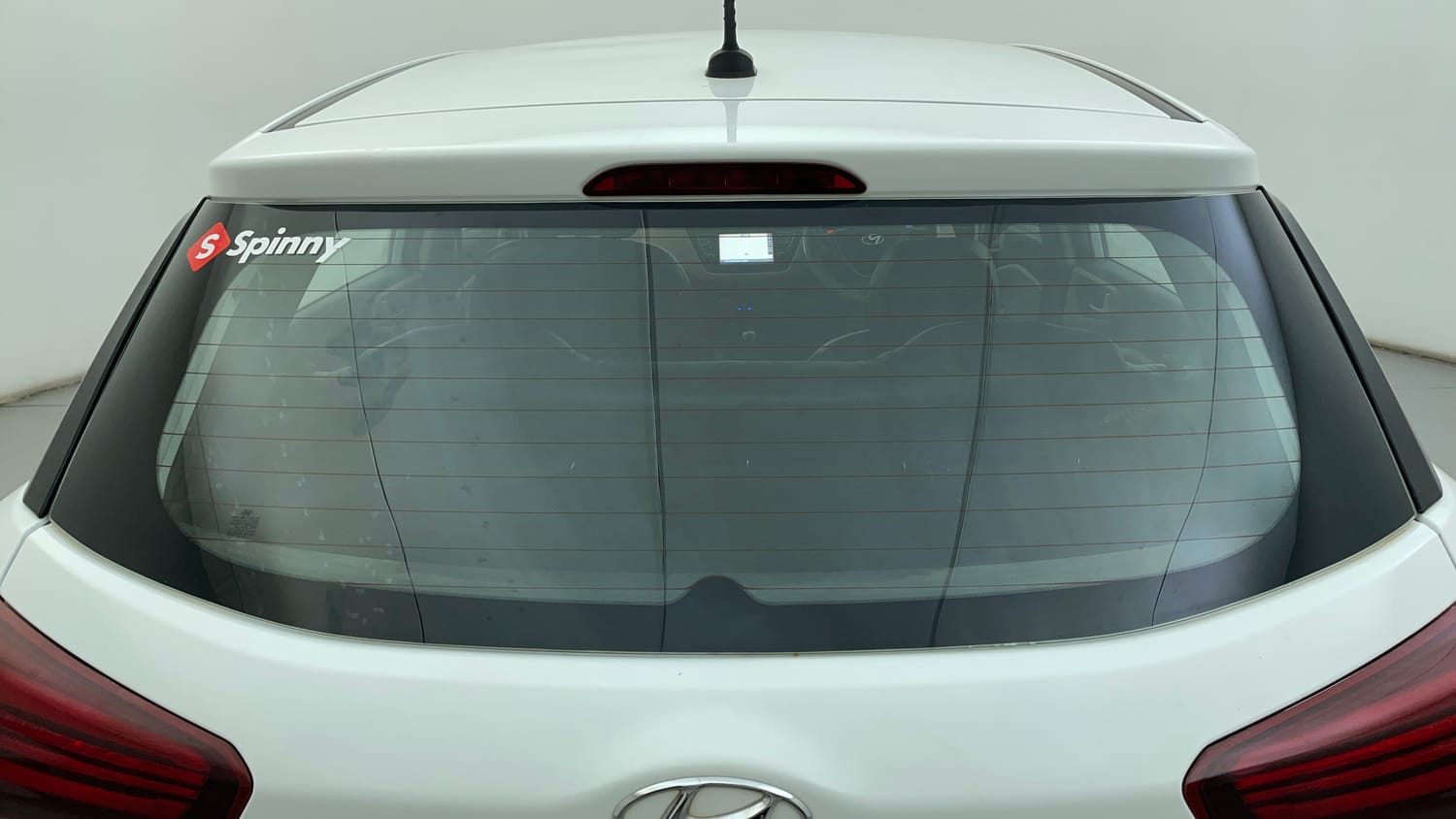 Used 2020 Hyundai Elite i20 Sportz Plus 1.2 Petrol Manual exterior BACK WINDSHIELD VIEW