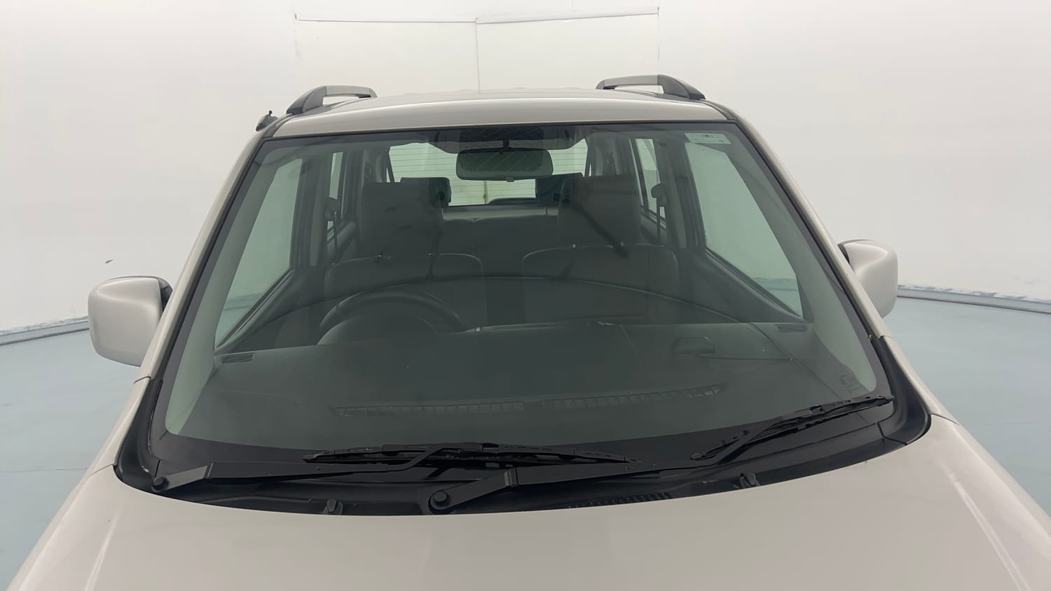 Used 2013 Maruti Suzuki Wagon R 1.0 VXi Petrol Manual exterior FRONT WINDSHIELD VIEW