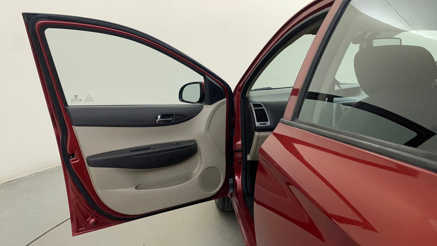Used 2014 Hyundai i20 Asta 1.2 Petrol Manual interior LEFT FRONT DOOR OPEN VIEW