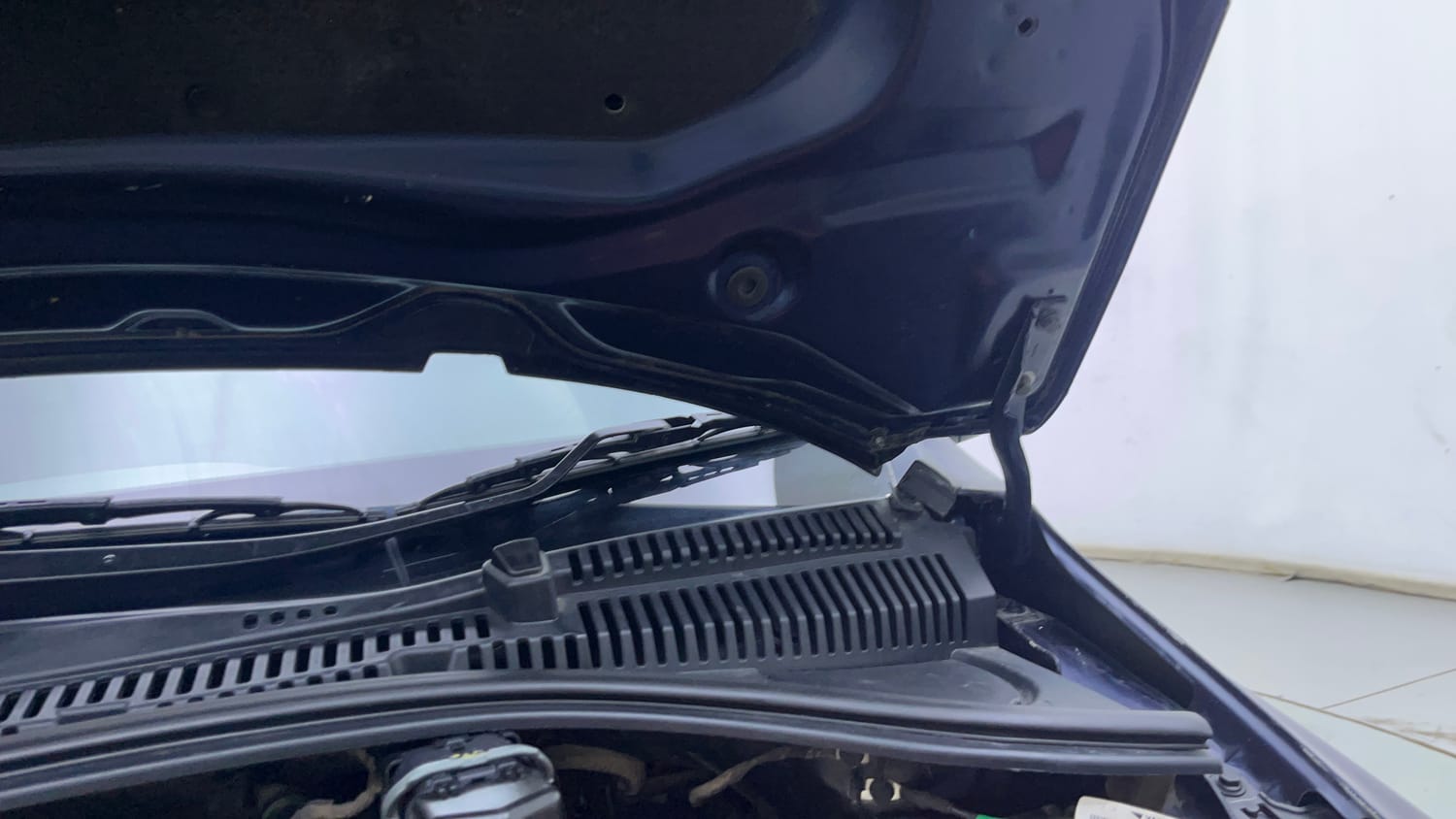 Used 2021 Tata Tigor XZA Plus Petrol Automatic engine ENGINE LEFT SIDE HINGE & APRON VIEW