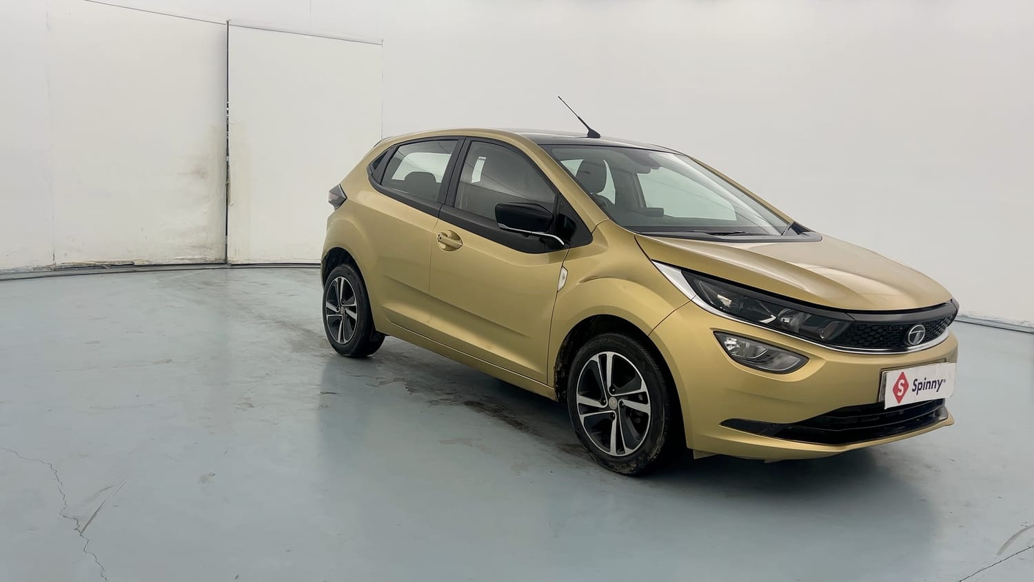 Used 2020 Tata Altroz XZ (O) Petrol Petrol Manual exterior RIGHT FRONT CORNER VIEW