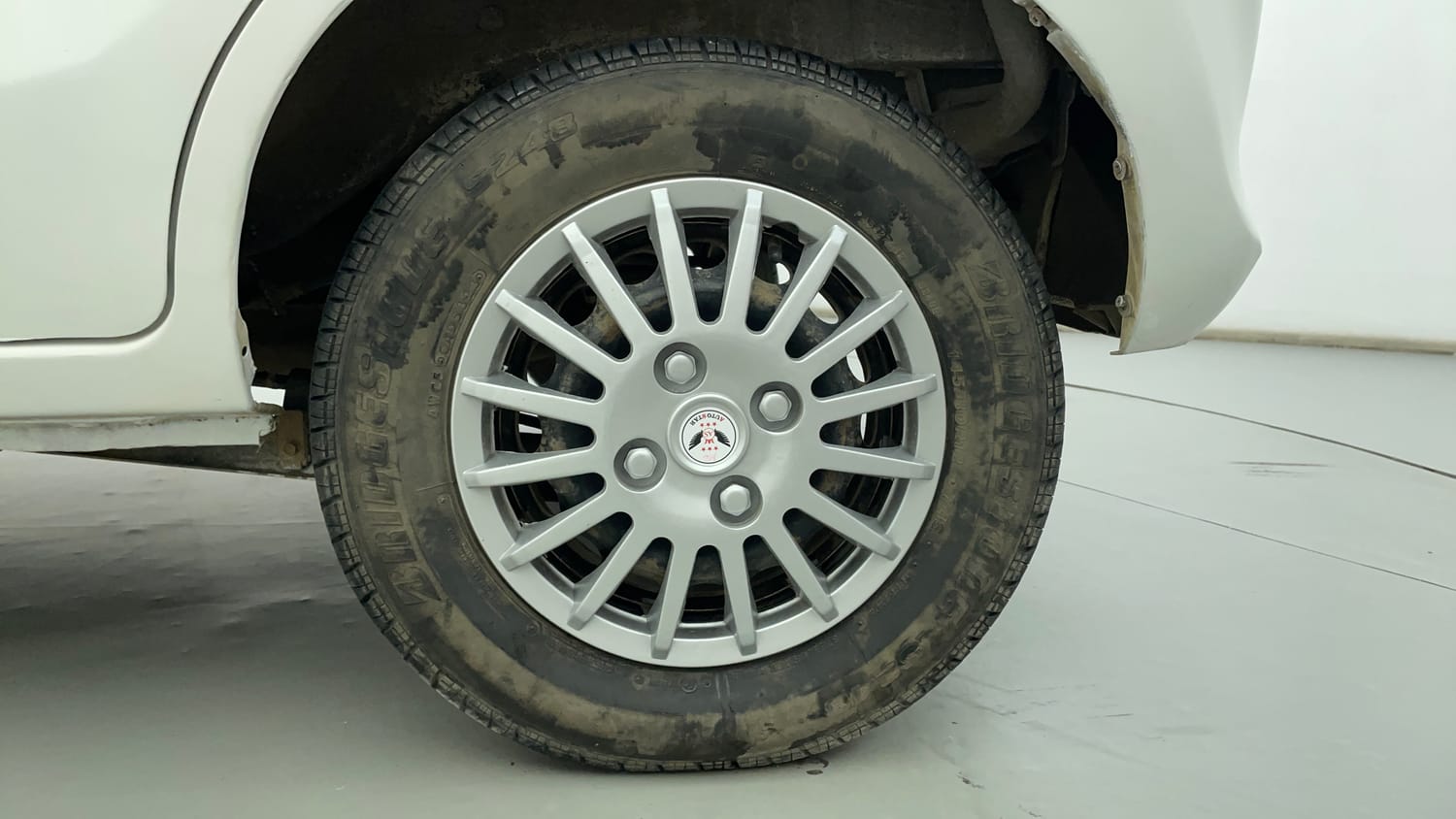 Used 2017 Maruti Suzuki Alto 800 LXi Petrol Manual tyres LEFT REAR TYRE RIM VIEW