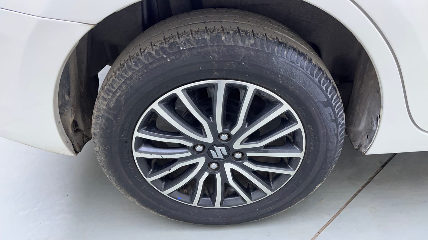 Used 2018 Maruti Suzuki Dzire ZXi Plus AMT Petrol Automatic tyres RIGHT REAR TYRE RIM VIEW