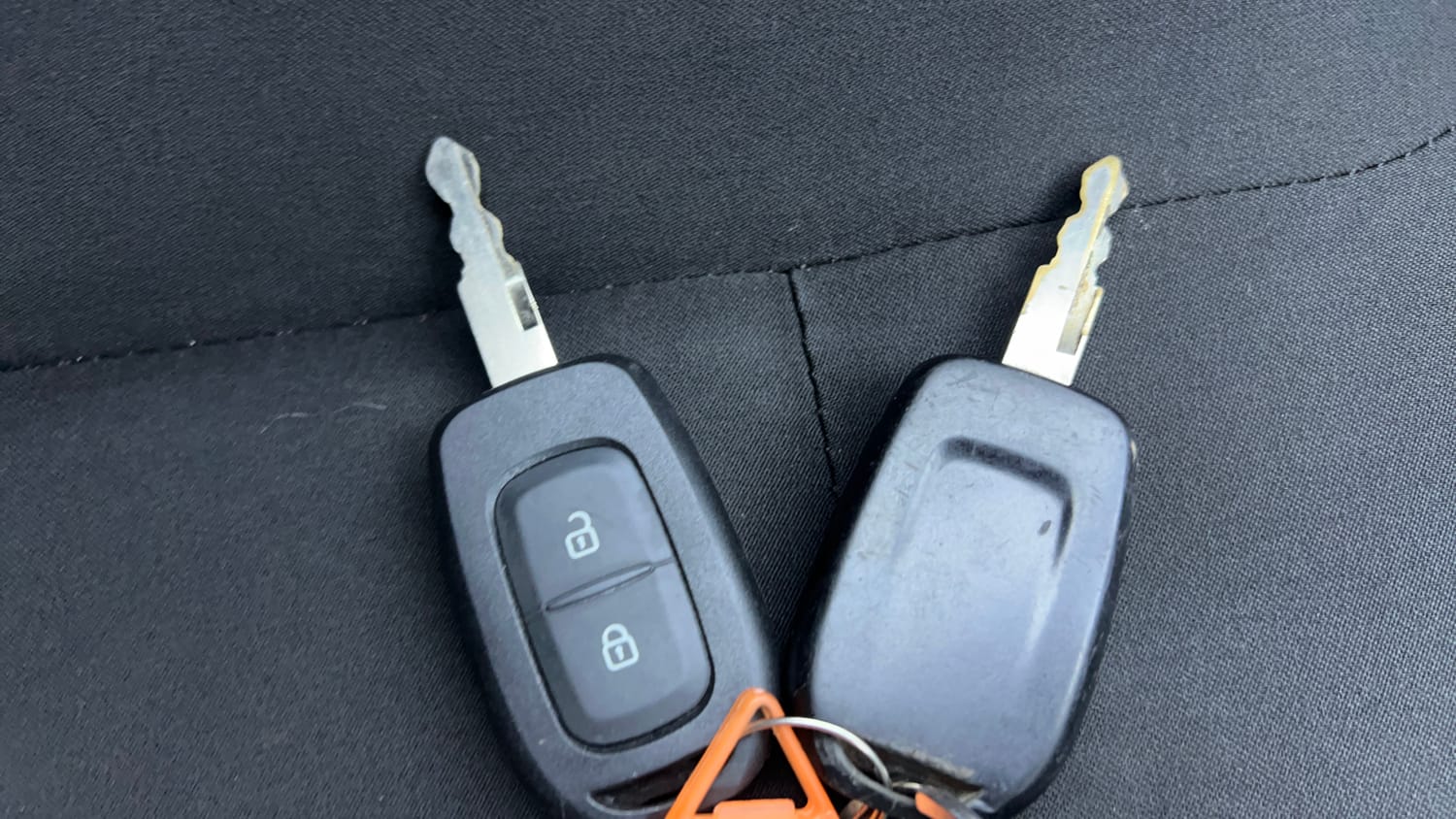 Used 2016 Renault Kwid RXT Petrol Manual extra CAR KEY VIEW