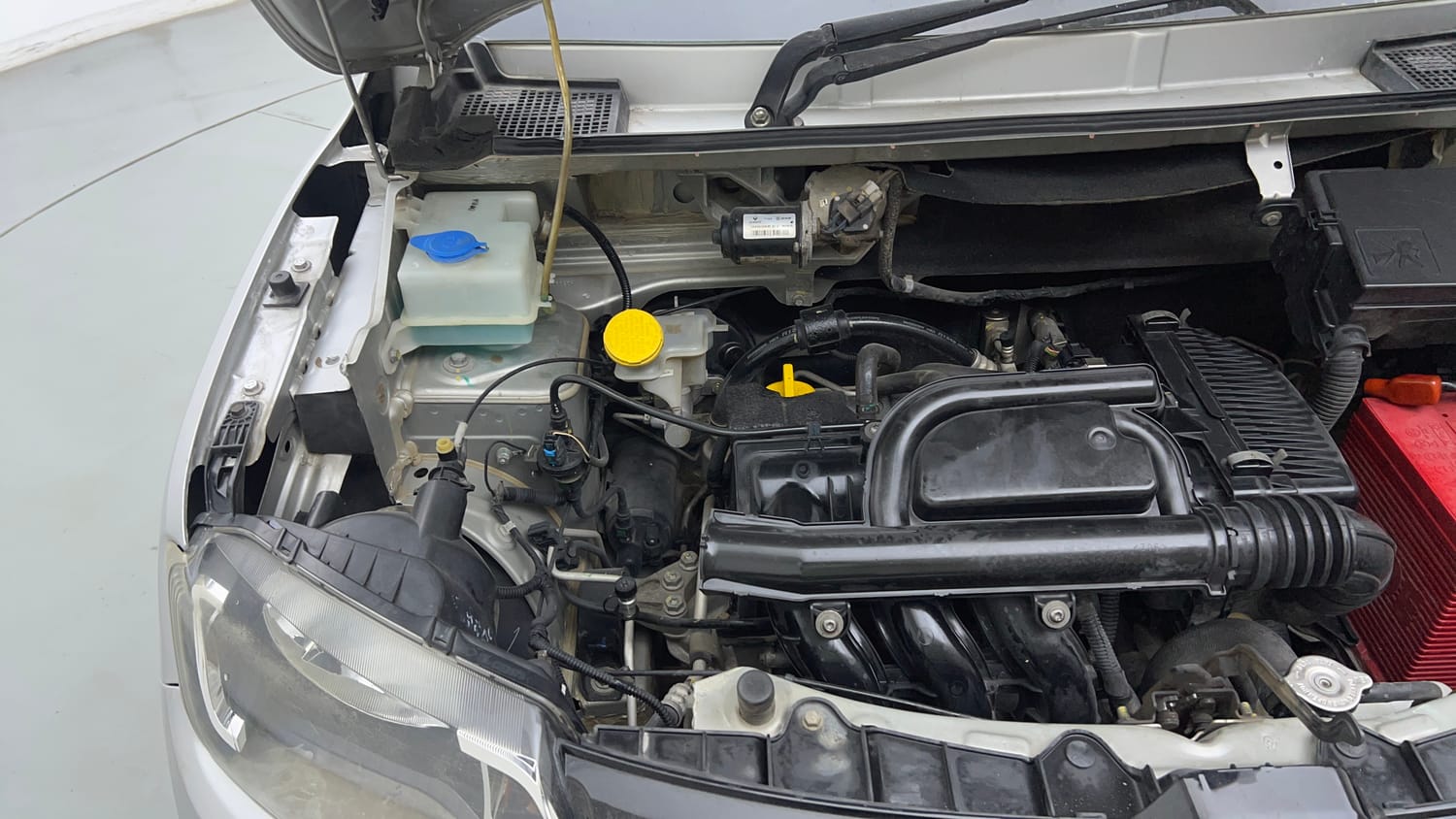 Used 2020 Renault Kwid 1.0 RXT AMT Opt Petrol Automatic engine ENGINE RIGHT SIDE VIEW