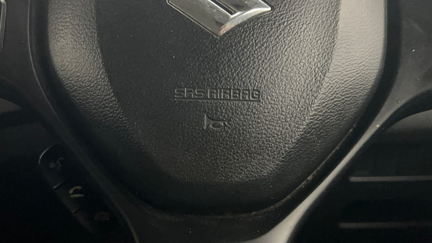 Used 2020 Maruti Suzuki Baleno Zeta Petrol Manual top_features Airbags