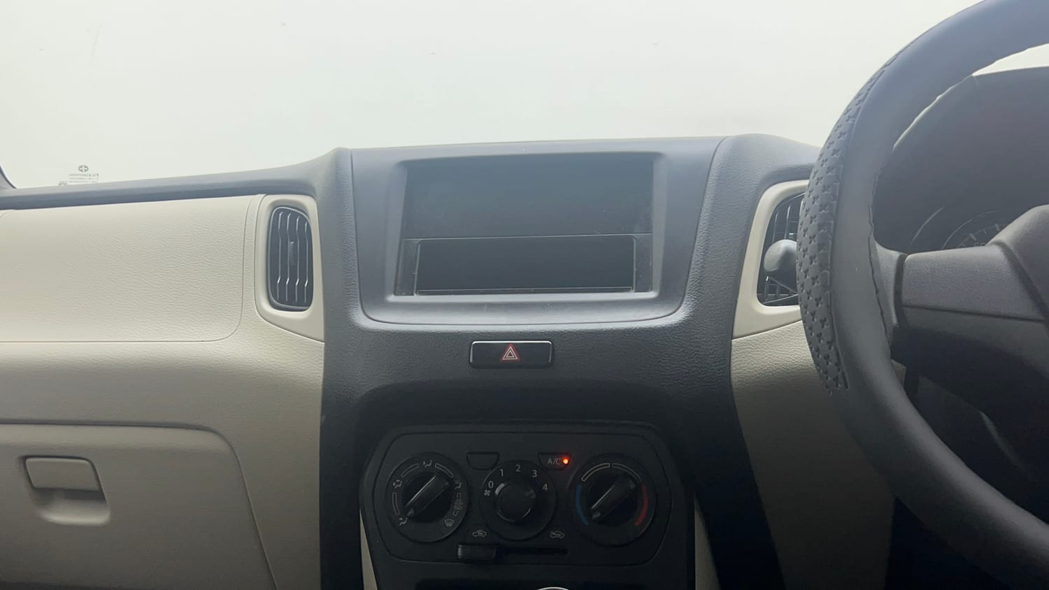 Used 2019 Maruti Suzuki Wagon R LXi 1.0 CNG Cng Manual interior MUSIC SYSTEM & AC CONTROL VIEW