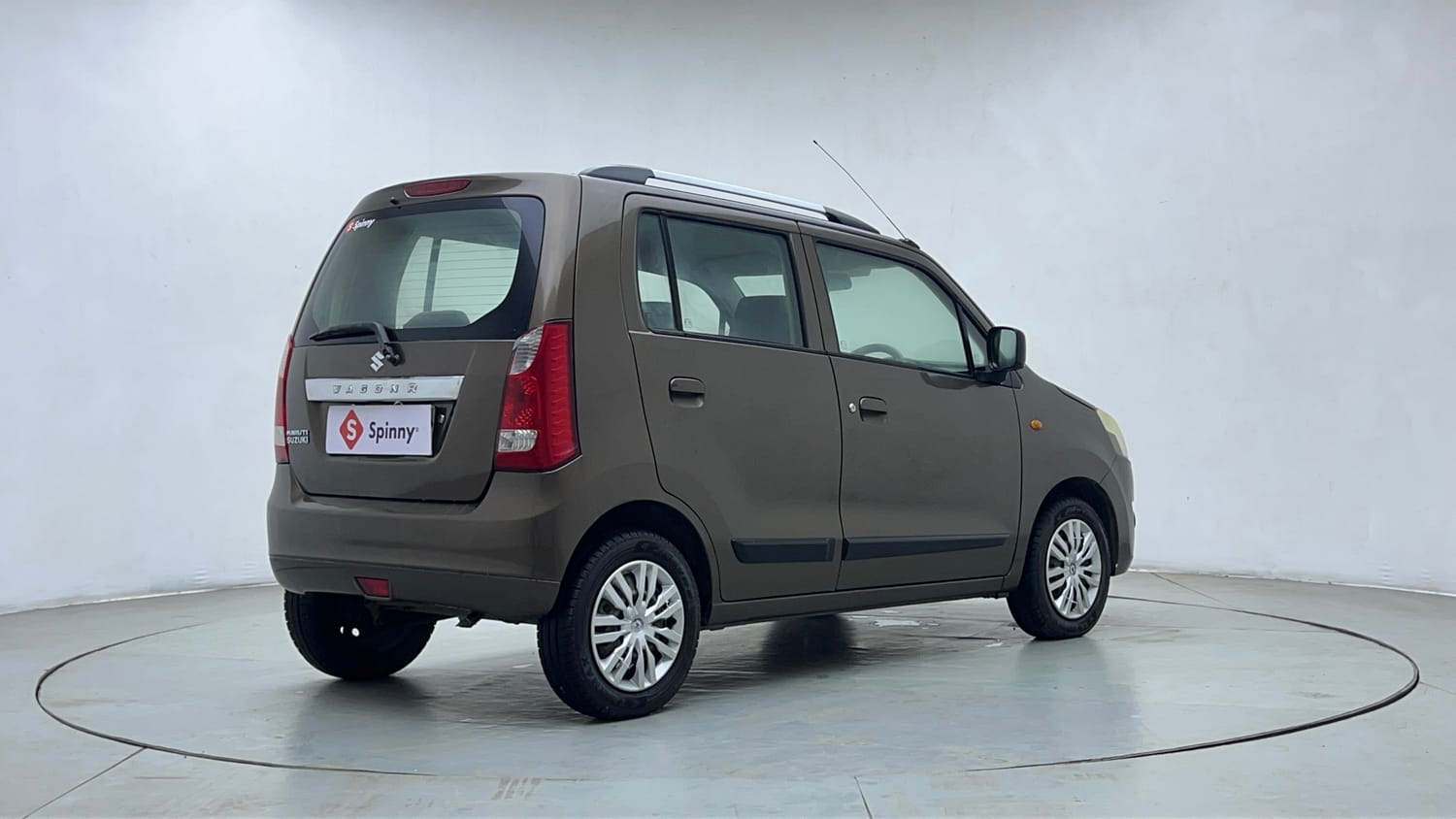 Used 2013 Maruti Suzuki Wagon R VXI Petrol Manual exterior RIGHT REAR CORNER VIEW