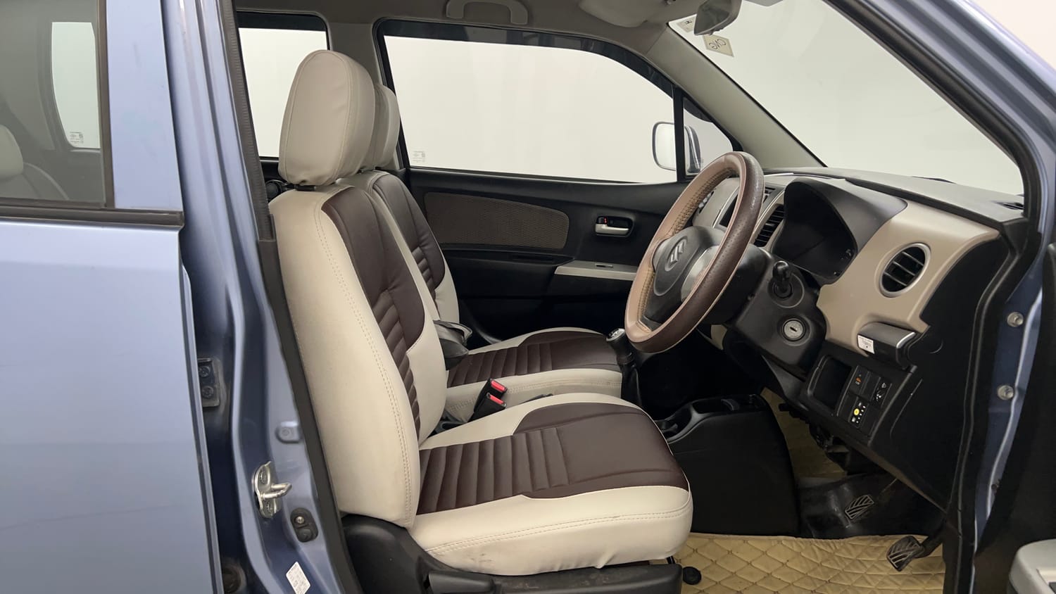 Used 2014 Maruti Suzuki Wagon R LXI CNG Cng Manual interior RIGHT SIDE FRONT DOOR CABIN VIEW