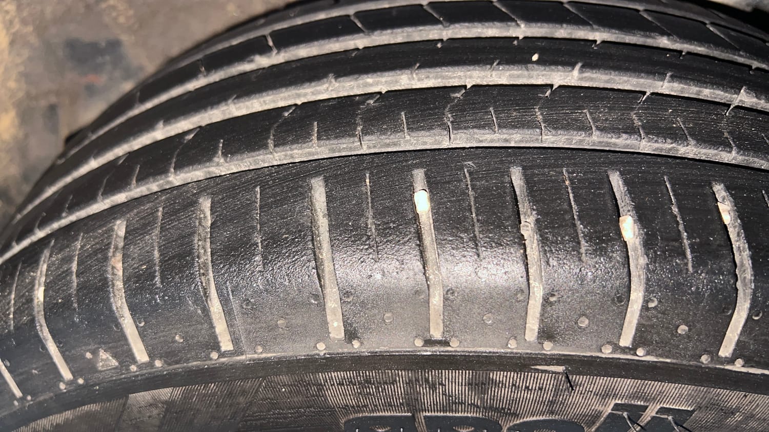 Used 2021 Nissan Magnite XV Premium Petrol + CNG(Outside Fitted) Cng Manual tyres LEFT REAR TYRE TREAD VIEW