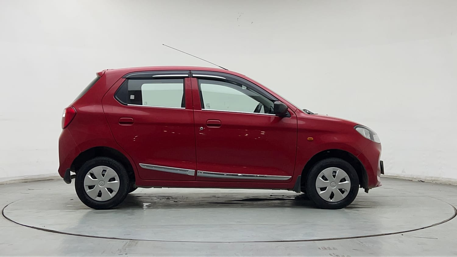 Used 2024 Maruti Suzuki Alto K10 VXi AGS Petrol Automatic exterior RIGHT SIDE VIEW