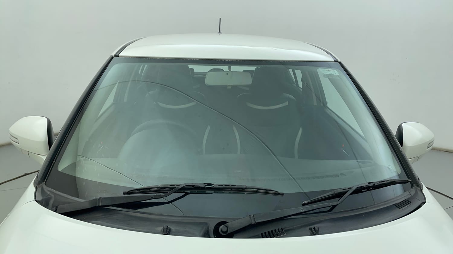 Used 2014 Maruti Suzuki Swift VXi Petrol Manual exterior FRONT WINDSHIELD VIEW