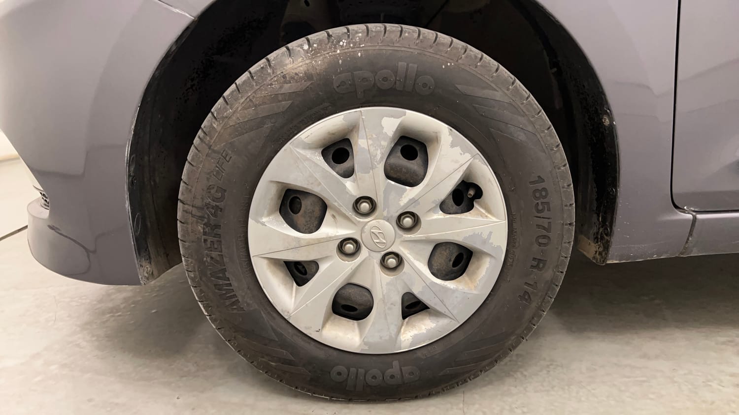 Used 2017 Hyundai Elite i20 Sportz 1.2 Petrol Manual tyres LEFT FRONT TYRE RIM VIEW