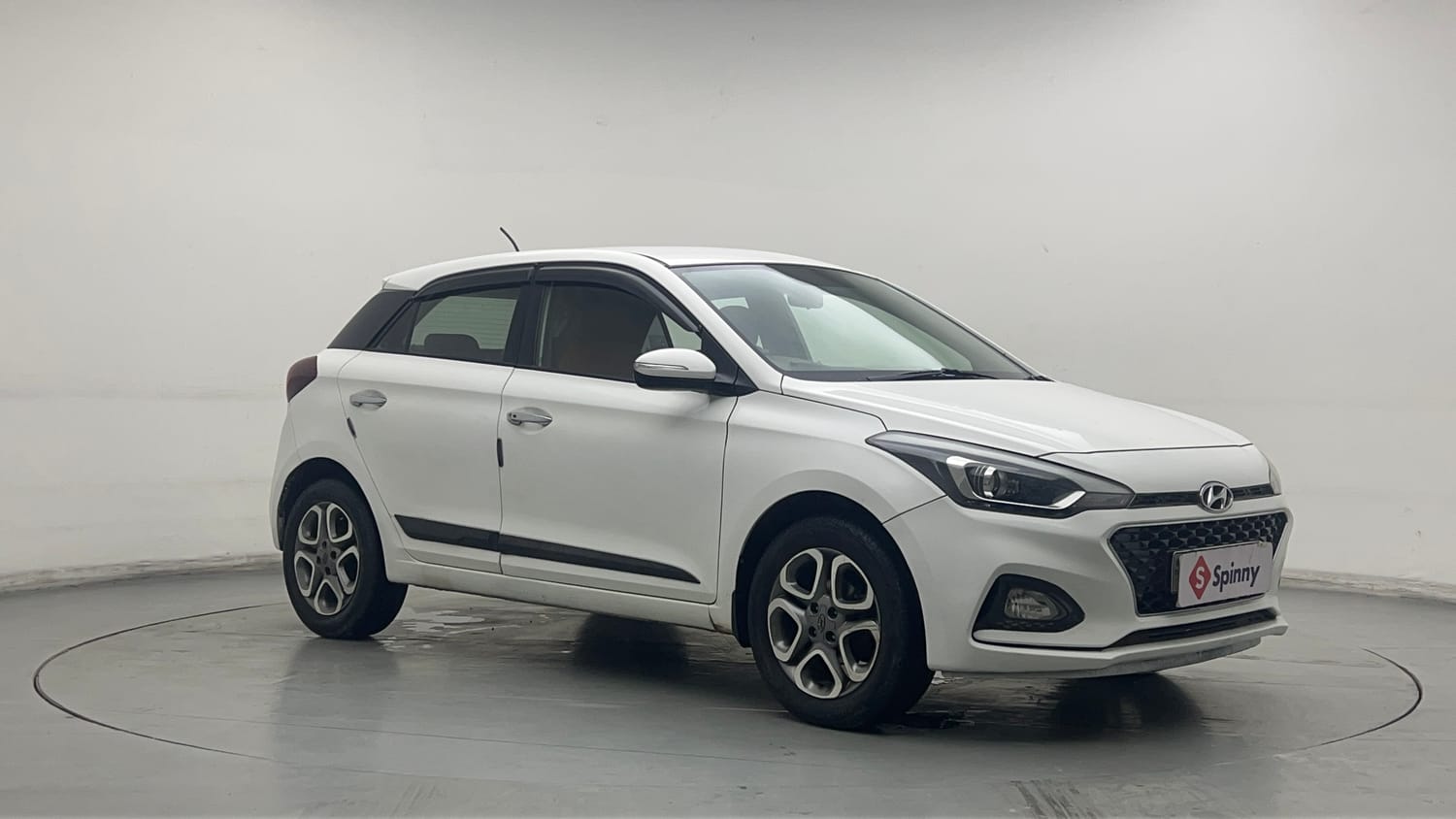 Used 2019 Hyundai Elite i20 Asta 1.2 (O) Petrol Manual exterior RIGHT FRONT CORNER VIEW