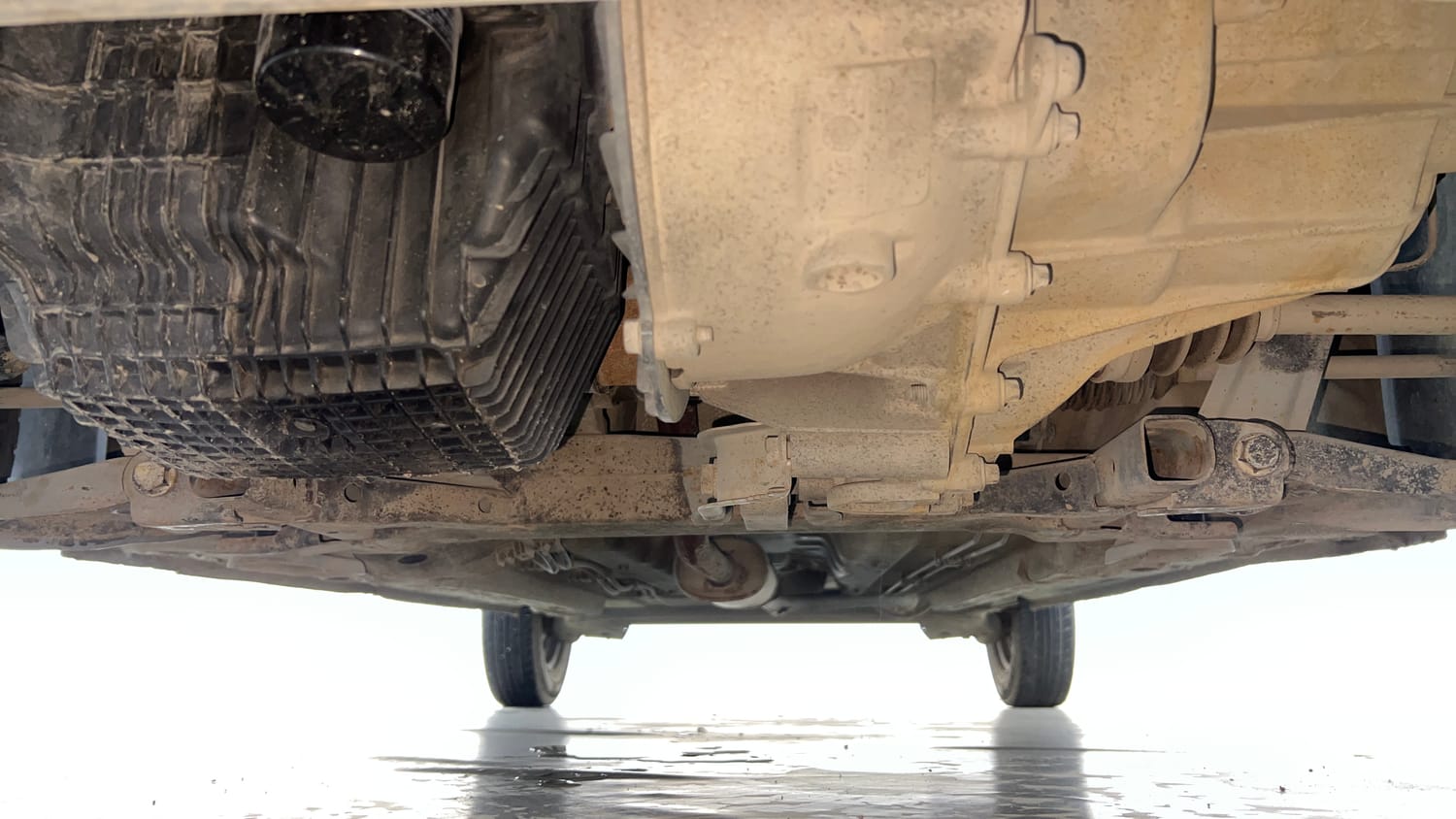 Used 2020 Renault Kwid 1.0 RXT AMT Opt Petrol Automatic extra FRONT LEFT UNDERBODY VIEW