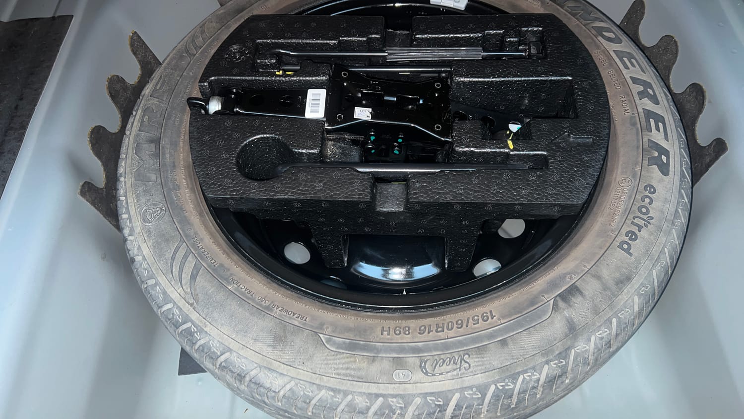 Used 2023 Skoda Slavia Style 1.0L TSI MT Petrol Manual tyres SPARE TYRE VIEW