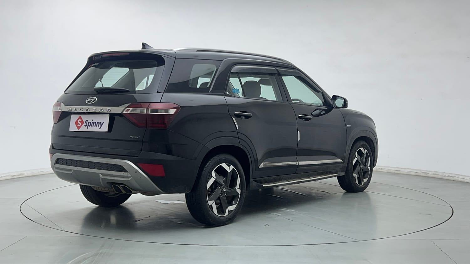 Used 2022 Hyundai Alcazar Signature (O) 6 STR 1.5 Diesel AT Diesel Automatic exterior RIGHT REAR CORNER VIEW