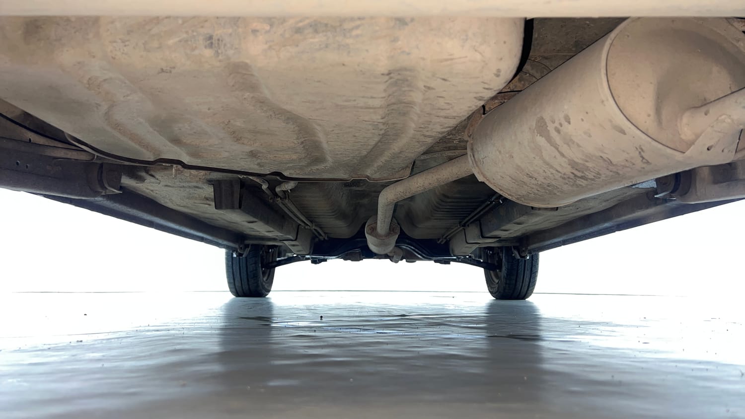 Used 2013 Maruti Suzuki Wagon R VXI Petrol Manual extra REAR UNDERBODY VIEW (TAKEN FROM REAR)