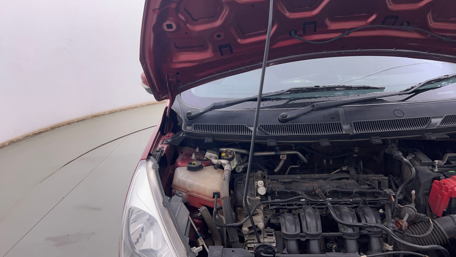 Used 2018 Ford Figo Trend 1.2 Ti-VCT Petrol Manual engine ENGINE RIGHT SIDE HINGE & APRON VIEW