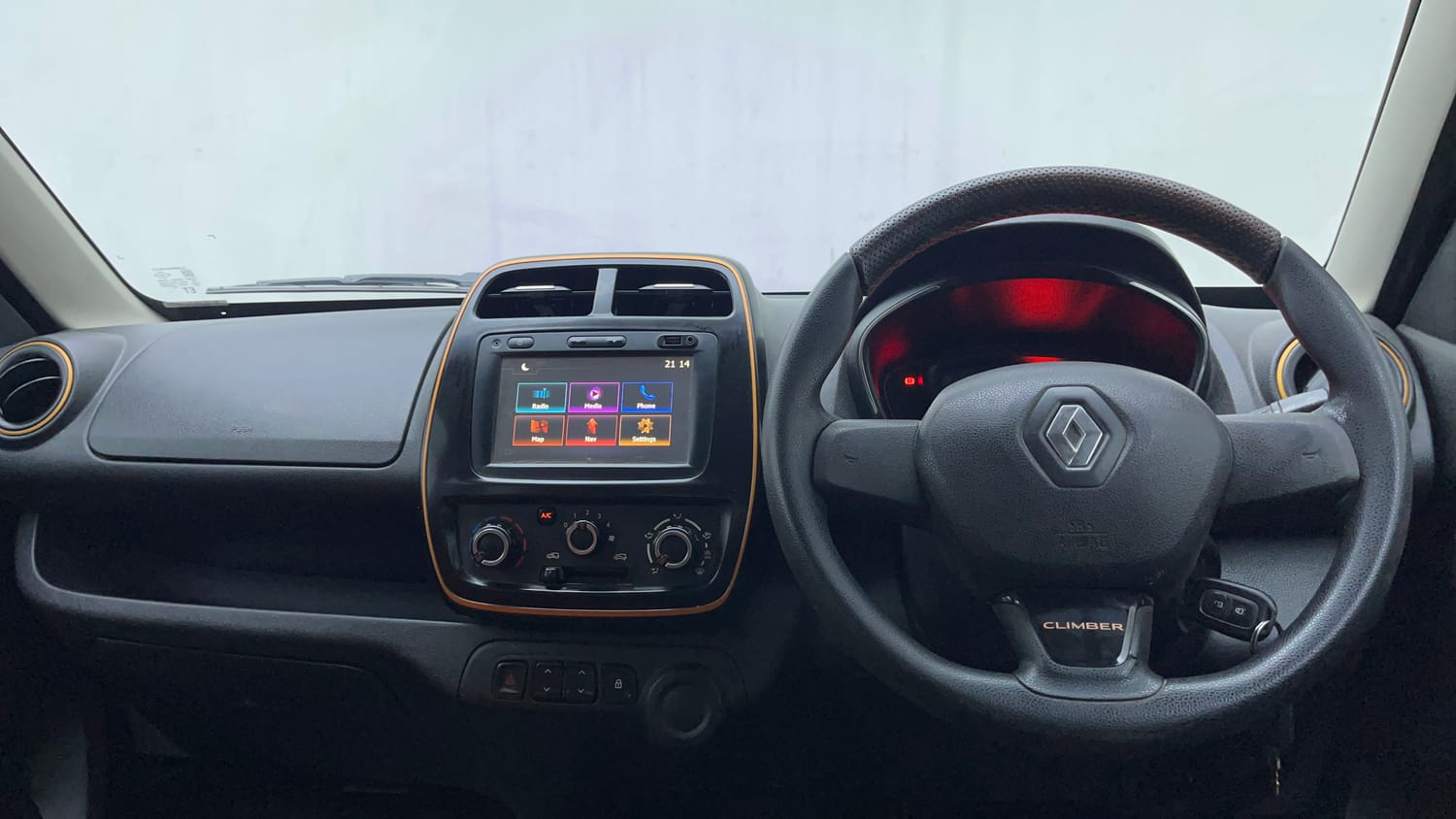 Used 2018 Renault Kwid CLIMBER 1.0 Petrol Manual interior DASHBOARD VIEW