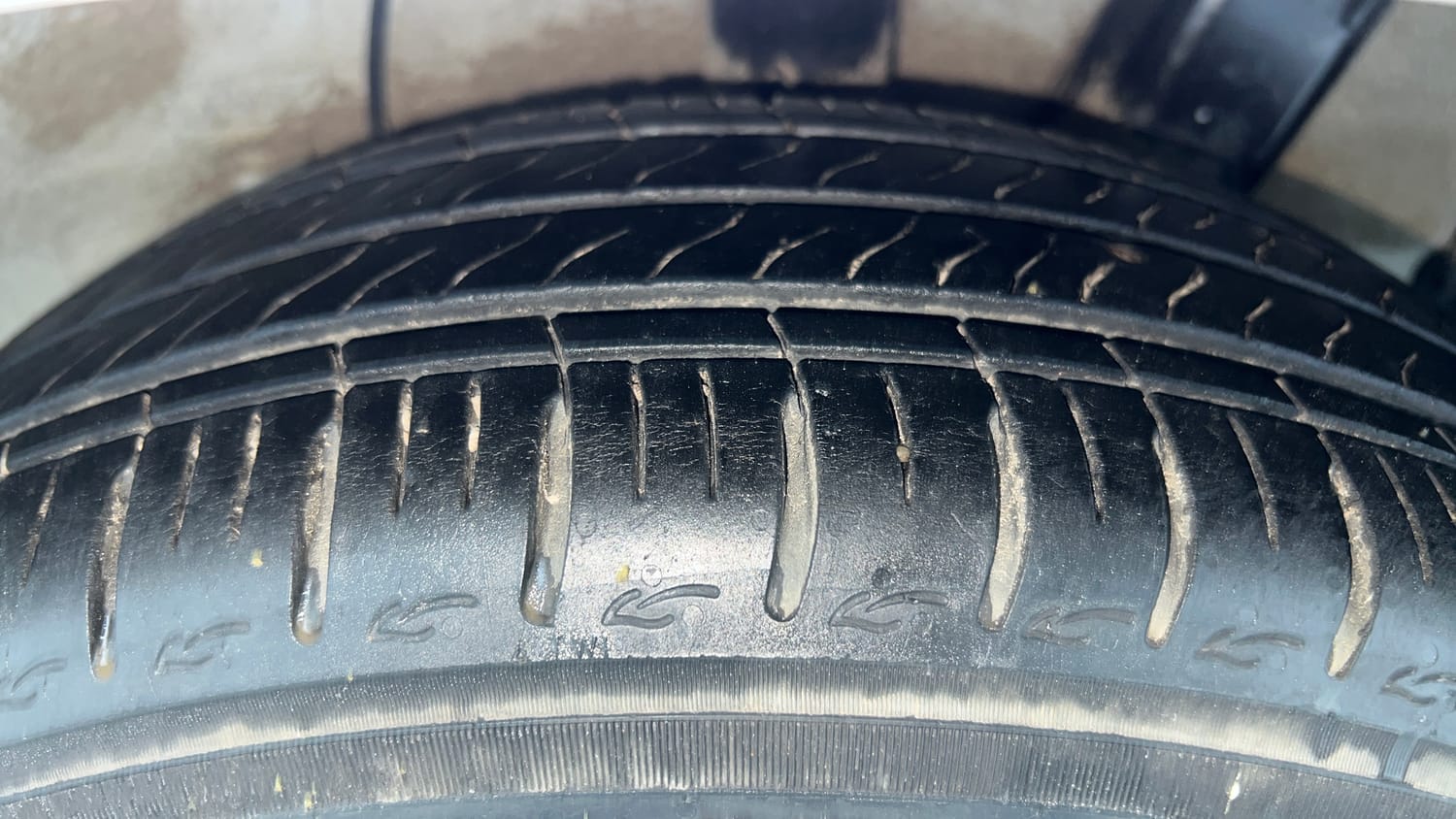 Used 2024 Hyundai Aura SX Plus 1.2 AMT Petrol Petrol Automatic tyres LEFT REAR TYRE TREAD VIEW